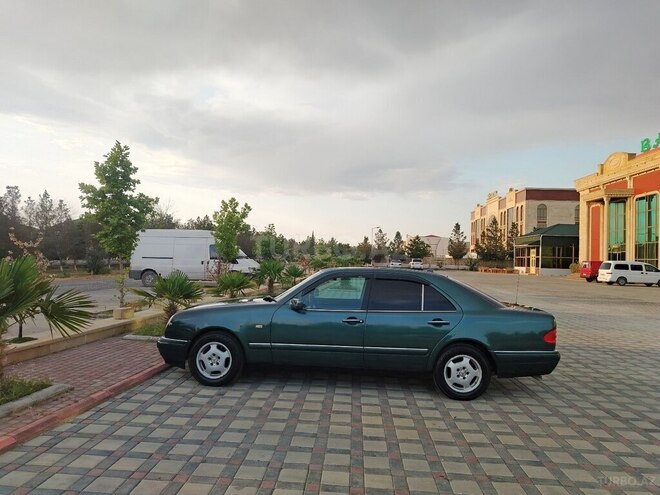 Mercedes E 240 1998, 318,316 km - 2.4 l - Şirvan