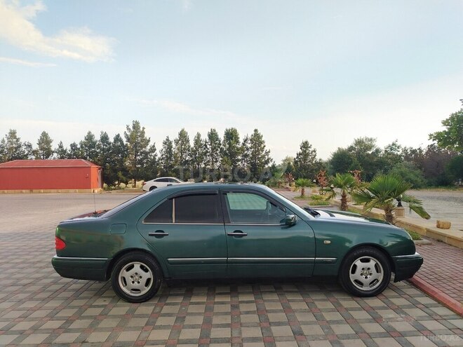 Mercedes E 240 1998, 318,316 km - 2.4 l - Şirvan