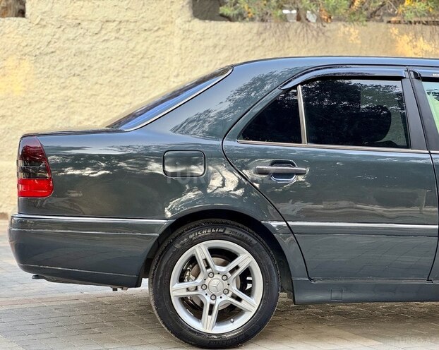Mercedes C 220 1995, 382,001 km - 2.2 l - Bakı