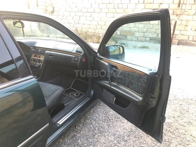 Mercedes E 280 1998, 360,000 km - 2.8 l - Sumqayıt