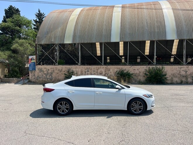 Hyundai Elantra 2016, 124,943 km - 2.0 л - Bakı