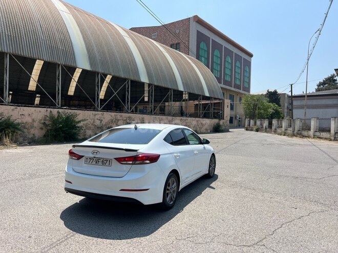 Hyundai Elantra 2016, 124,943 km - 2.0 л - Bakı