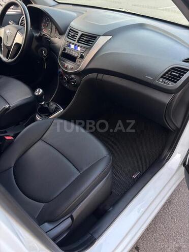 Hyundai Accent 2016, 220,000 km - 1.4 l - Bakı