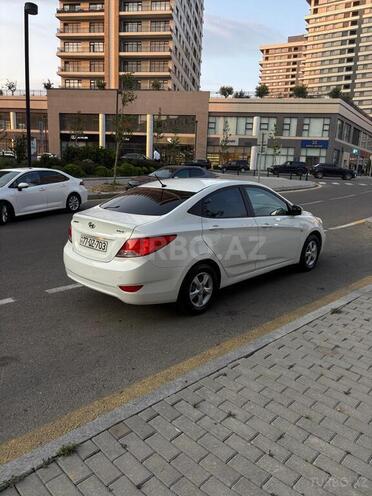 Hyundai Accent 2016, 220,000 km - 1.4 l - Bakı