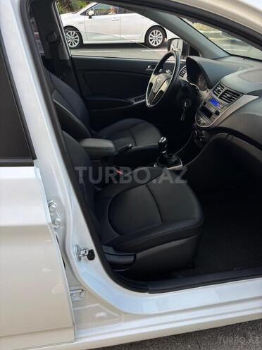 Hyundai Accent 2016, 220,000 km - 1.4 l - Bakı