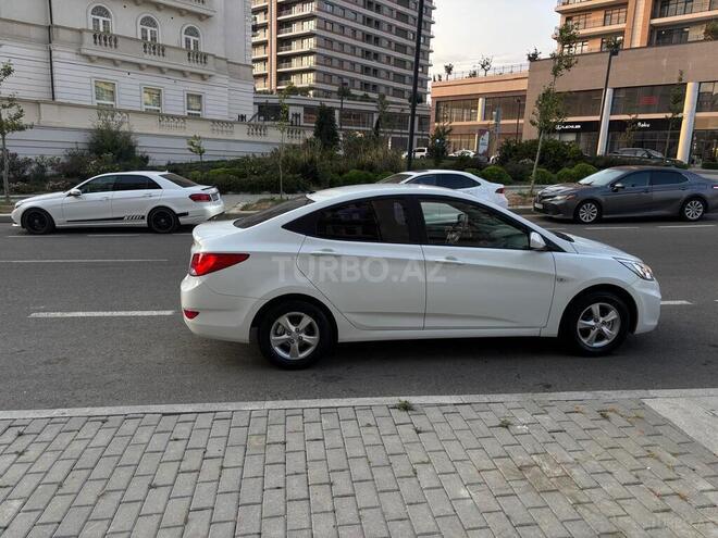 Hyundai Accent 2016, 220,000 km - 1.4 l - Bakı