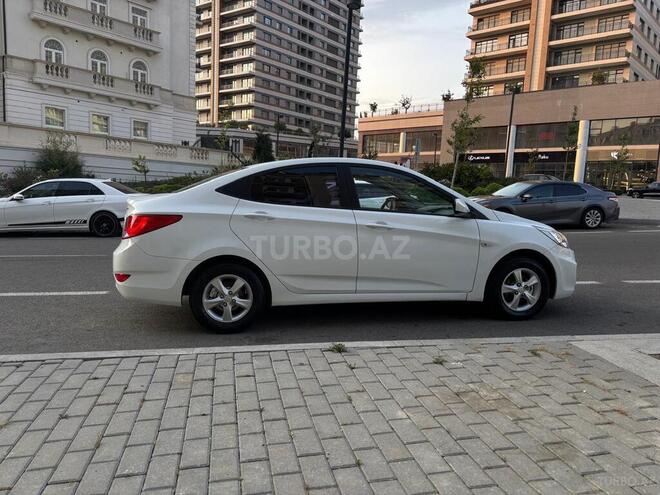 Hyundai Accent 2016, 220,000 km - 1.4 l - Bakı