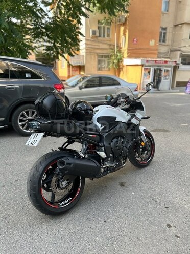 Yamaha FZ1-3