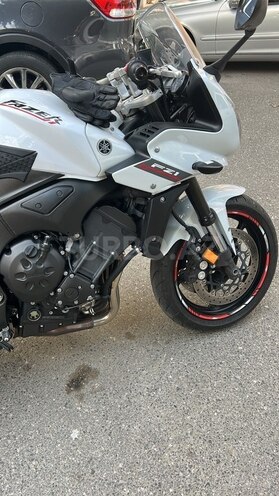 Yamaha FZ1-2