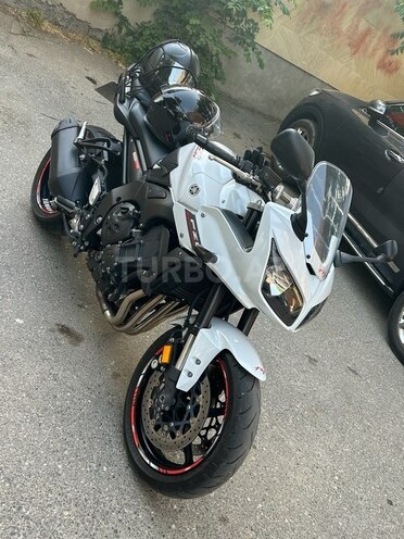 Yamaha FZ1-5
