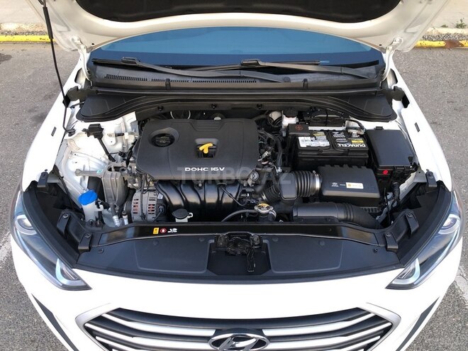 Hyundai Elantra-8
