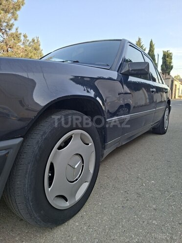 Mercedes E 260 1989, 259,000 km - 2.6 l - Bakı