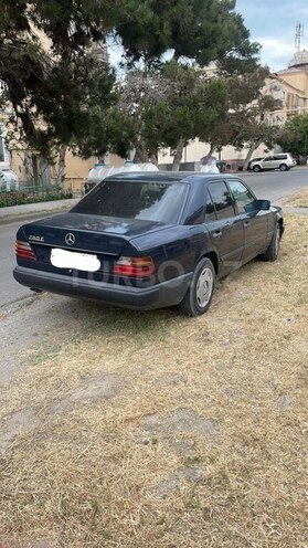 Mercedes E 260 1989, 259,000 km - 2.6 l - Bakı