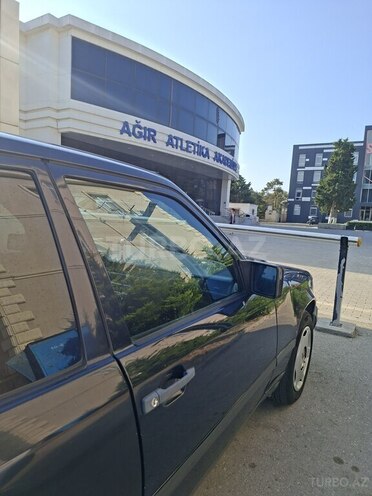Mercedes E 260 1989, 259,000 km - 2.6 l - Bakı