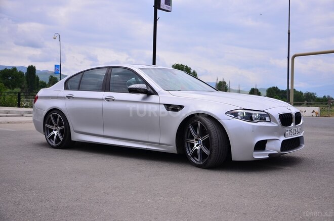 BMW 528 2013, 212,000 km - 2.0 l - Qazax
