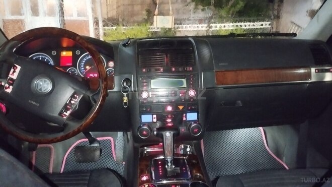 Volkswagen Touareg 2003, 285,000 km - 3.2 l - Şəki