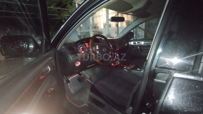 Volkswagen Touareg 2003, 285,000 km - 3.2 l - Şəki