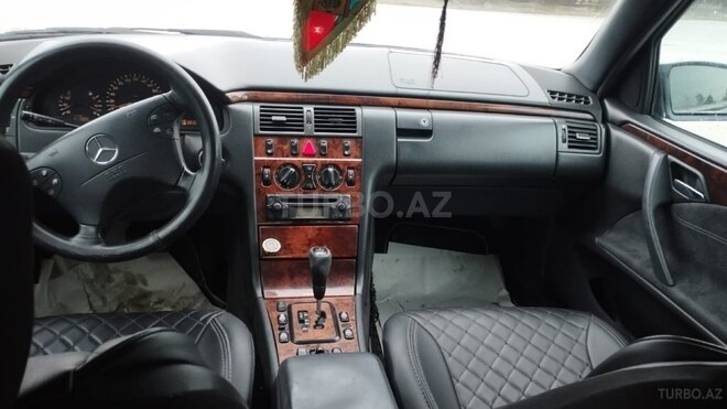 Mercedes E 220 d 1999, 472,500 km - 2.2 l - Bakı