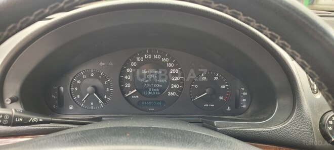 Mercedes E 220 d 2006, 412,000 km - 2.2 л - Zaqatala