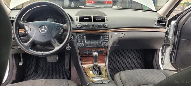 Mercedes E 220 d 2006, 412,000 km - 2.2 л - Zaqatala