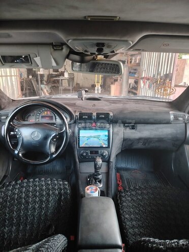 Mercedes C 200 2001, 283,000 km - 2.0 л - Zaqatala