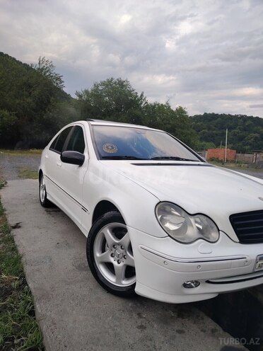 Mercedes C 200 2001, 283,000 km - 2.0 л - Zaqatala
