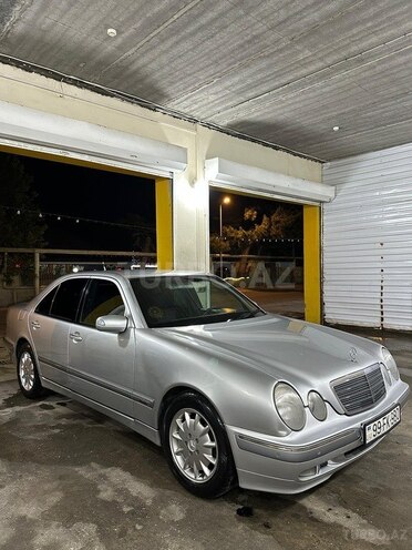 Mercedes E 220 2001, 496,871 km - 2.2 l - Bakı