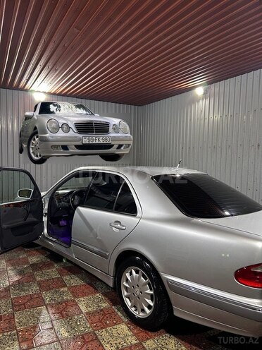 Mercedes E 220 2001, 496,871 km - 2.2 l - Bakı