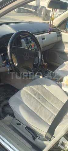 Mercedes E 240 1999, 230,000 km - 2.4 l - Bakı