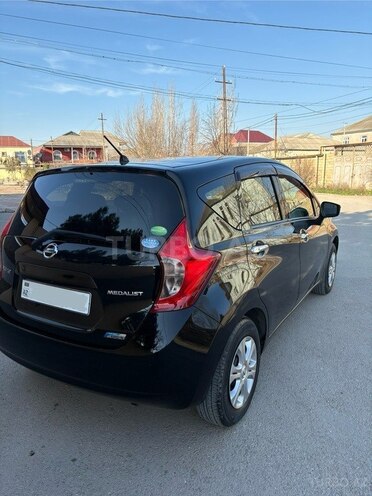 Nissan Note-5