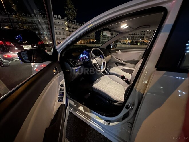 Hyundai Accent 2017, 129,475 km - 1.6 л - Bakı