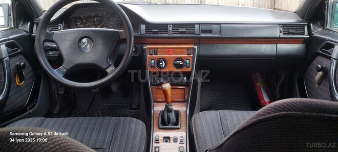 Mercedes E 200 1993, 341,523 km - 2.0 l - İmişli