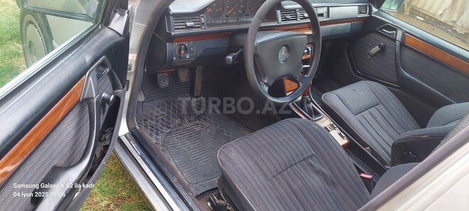 Mercedes E 200 1993, 341,523 km - 2.0 l - İmişli