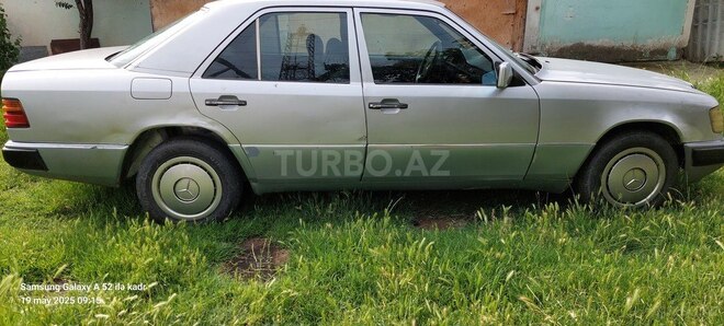 Mercedes E 200 1993, 341,523 km - 2.0 l - İmişli