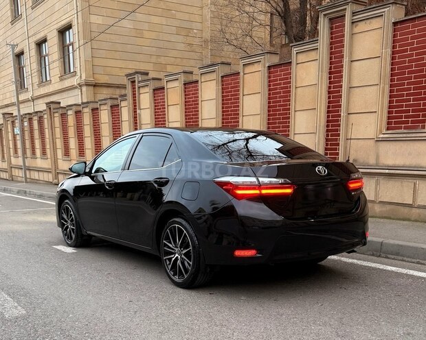 Toyota Corolla 2017, 146,000 km - 1.6 l - Bakı