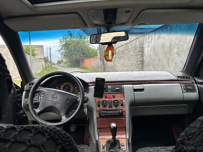 Mercedes C 230 1996, 420,000 km - 2.3 l - Zaqatala
