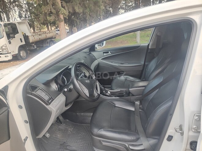 Hyundai Sonata 2013, 210,000 km - 2.0 l - Tovuz