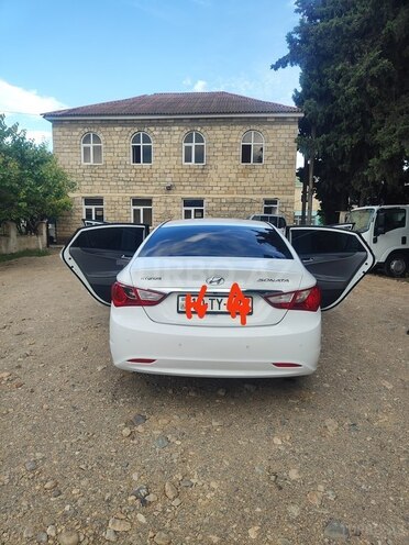 Hyundai Sonata 2013, 210,000 km - 2.0 l - Tovuz