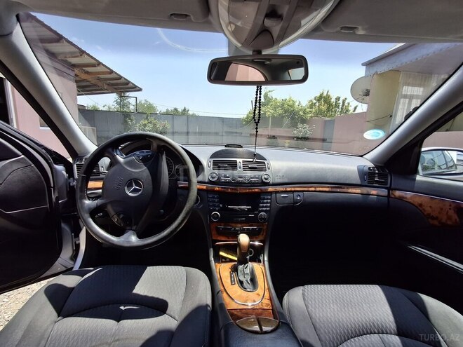 Mercedes E 240 2003, 215,500 km - 2.6 l - Goranboy
