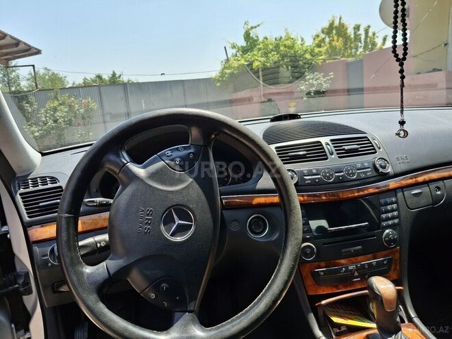 Mercedes E 240 2003, 215,500 km - 2.6 l - Goranboy