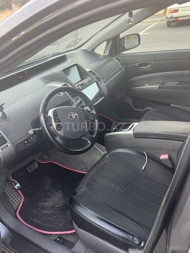 Toyota Prius-6