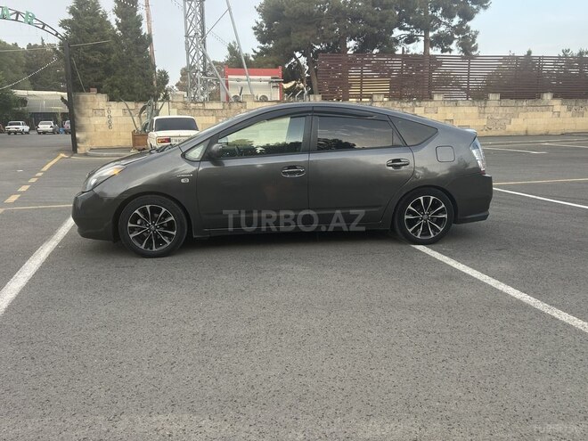 Toyota Prius-18