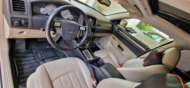 Chrysler 300C-9