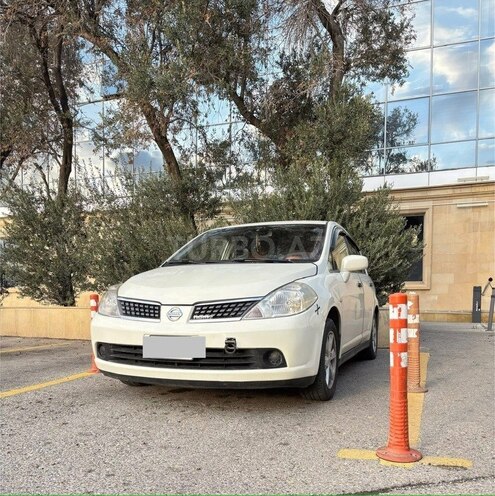 Nissan Tiida-1