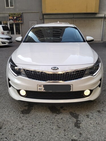 Kia K5-1