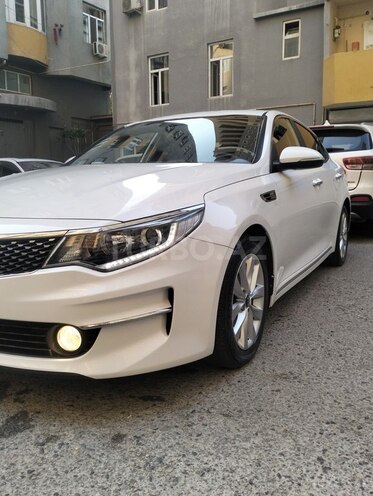 Kia K5-4