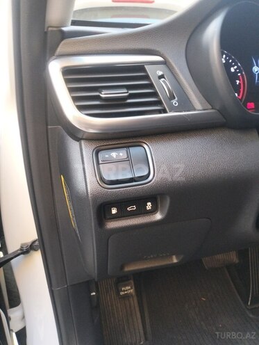 Kia K5-10
