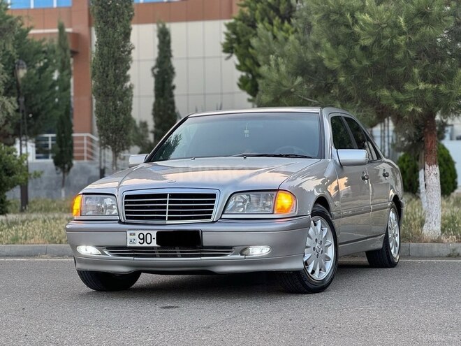 Mercedes C 200 2000, 286,000 km - 2.0 l - Saatlı