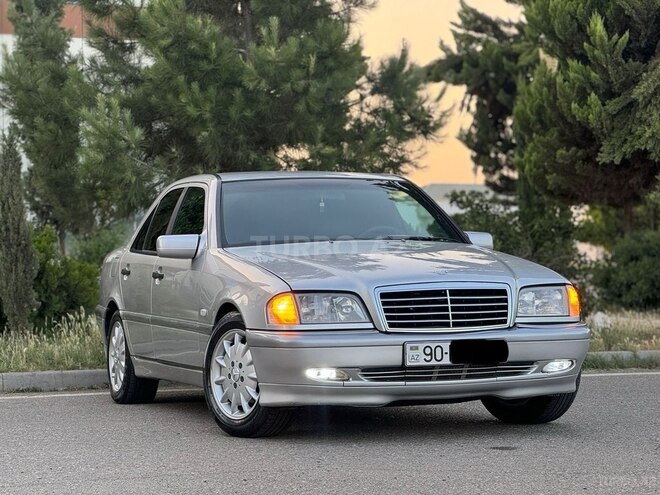 Mercedes C 200 2000, 286,000 km - 2.0 l - Saatlı