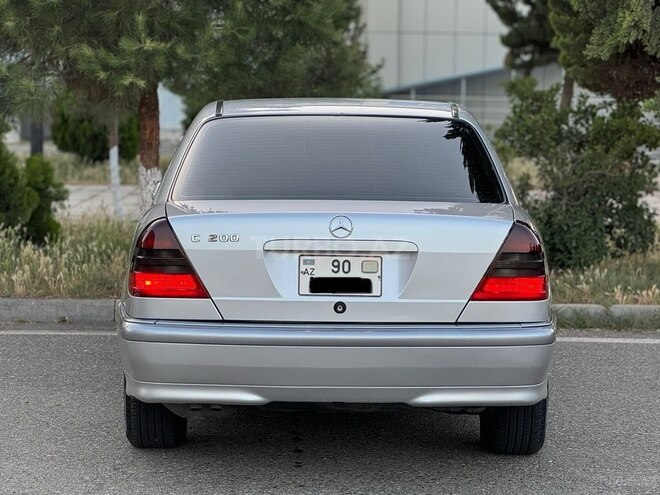 Mercedes C 200 2000, 286,000 km - 2.0 l - Saatlı